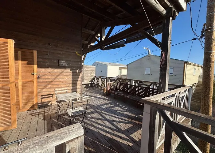 Aig 195 Chalet Loft En Bois Massif Avec Terrasse Et Vue Mer Gruissan